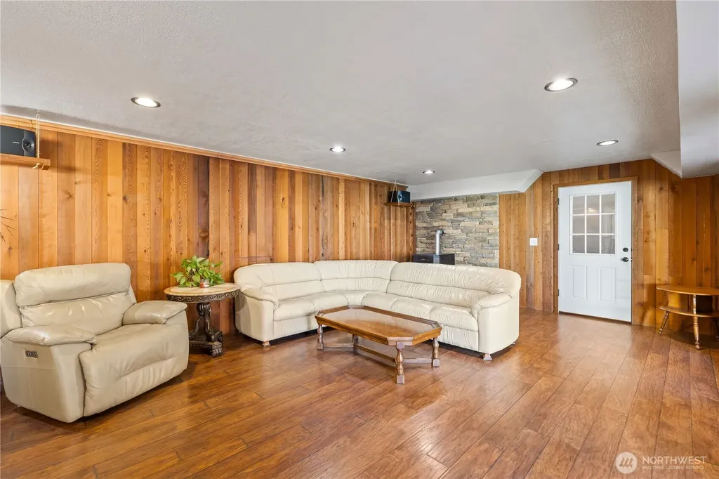 424 Cannon Road Packwood WA 98361