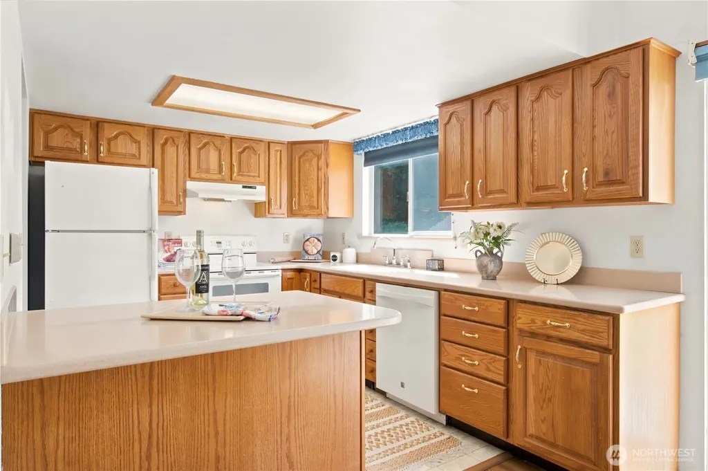 1059 NE Regal Court Bremerton WA 98311