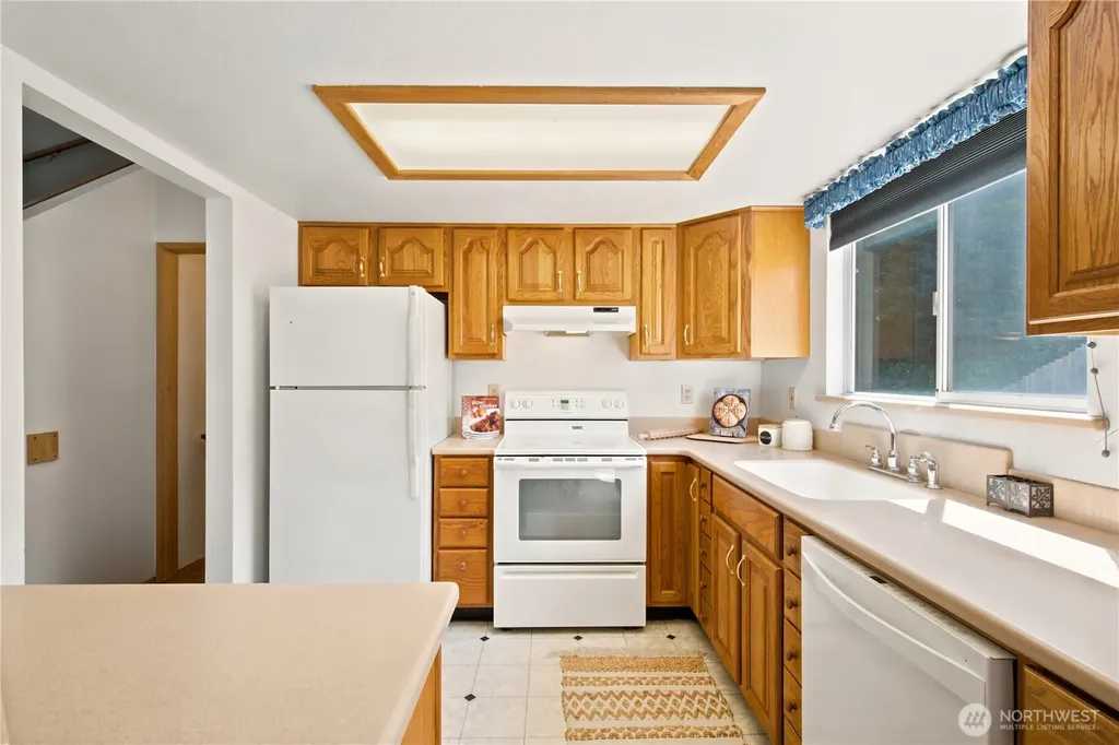 1059 NE Regal Court Bremerton WA 98311