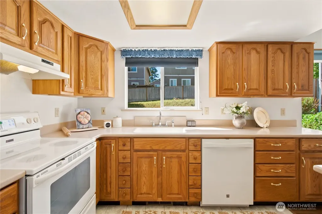 1059 NE Regal Court Bremerton WA 98311