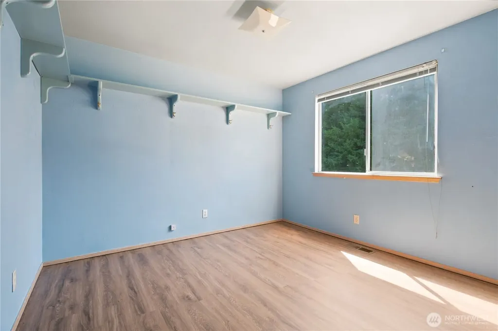 1059 NE Regal Court Bremerton WA 98311