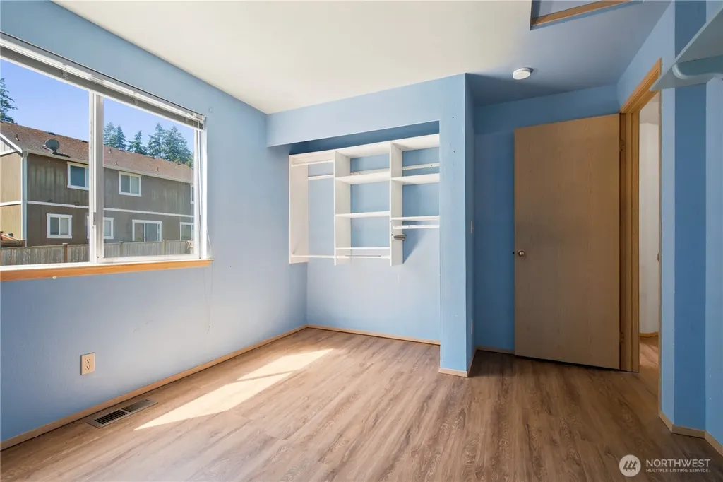 1059 NE Regal Court Bremerton WA 98311