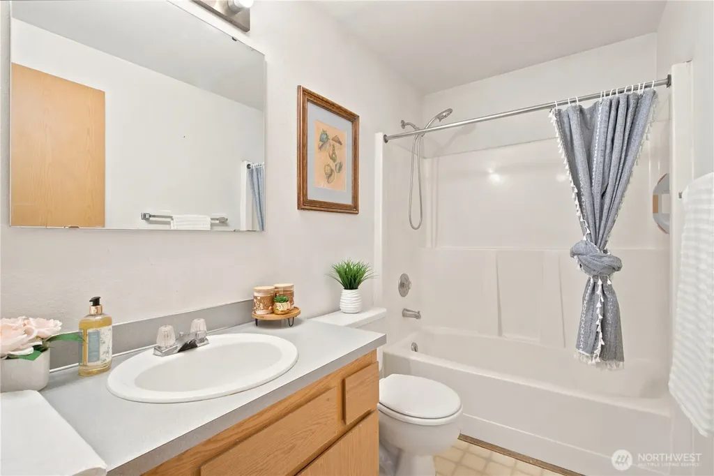 1059 NE Regal Court Bremerton WA 98311