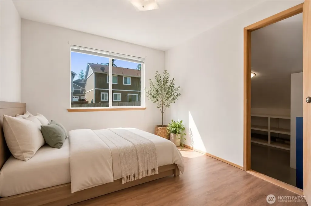 1059 NE Regal Court Bremerton WA 98311
