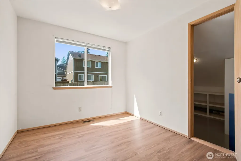 1059 NE Regal Court Bremerton WA 98311