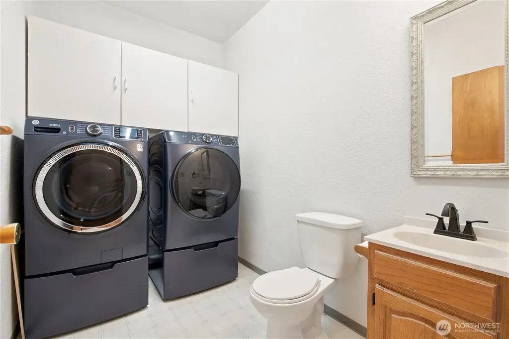 1059 NE Regal Court Bremerton WA 98311