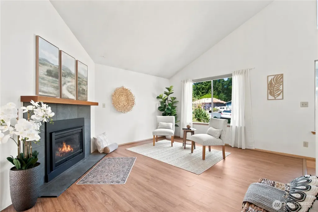 1059 NE Regal Court Bremerton WA 98311