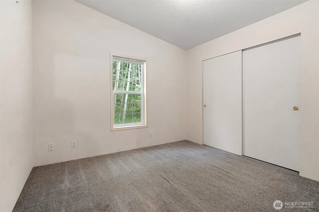11 SE Fuchsia Avenue Shelton WA 98584
