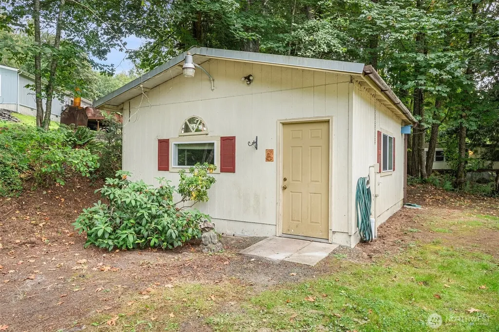11 SE Fuchsia Avenue Shelton WA 98584