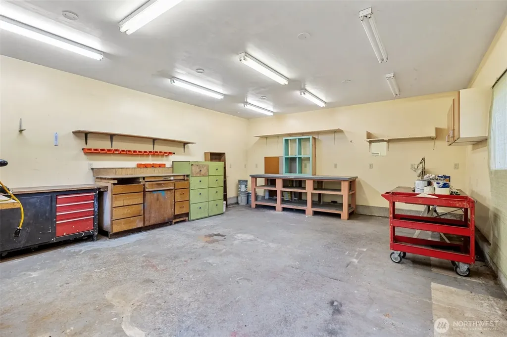11 SE Fuchsia Avenue Shelton WA 98584