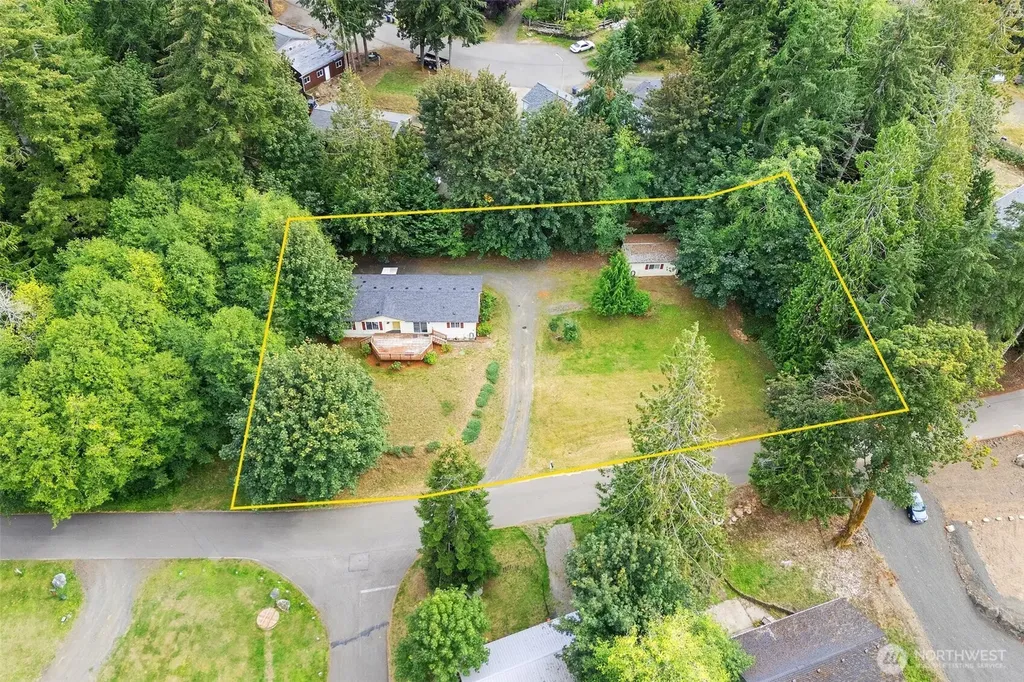 11 SE Fuchsia Avenue Shelton WA 98584