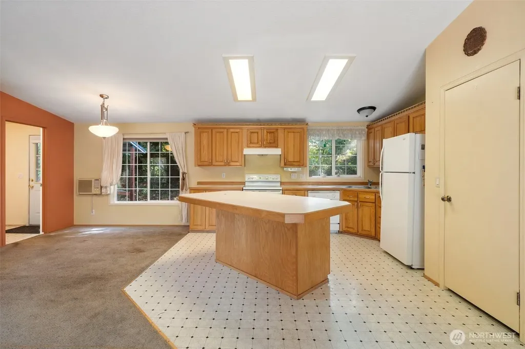 11 SE Fuchsia Avenue Shelton WA 98584