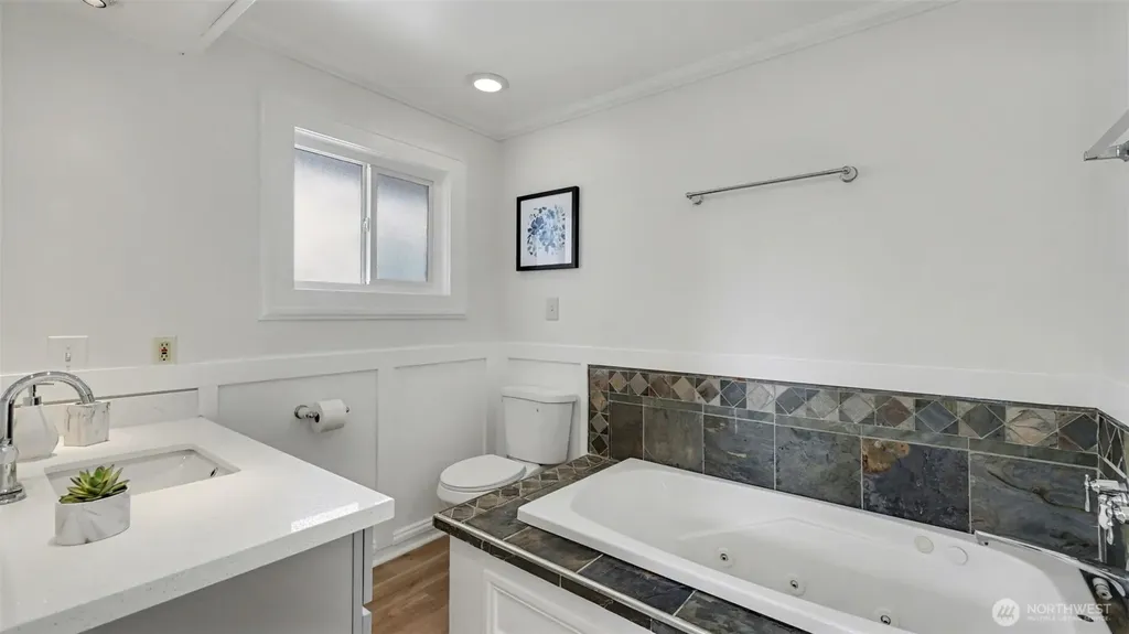 7301 32nd Avenue S Seattle WA 98118