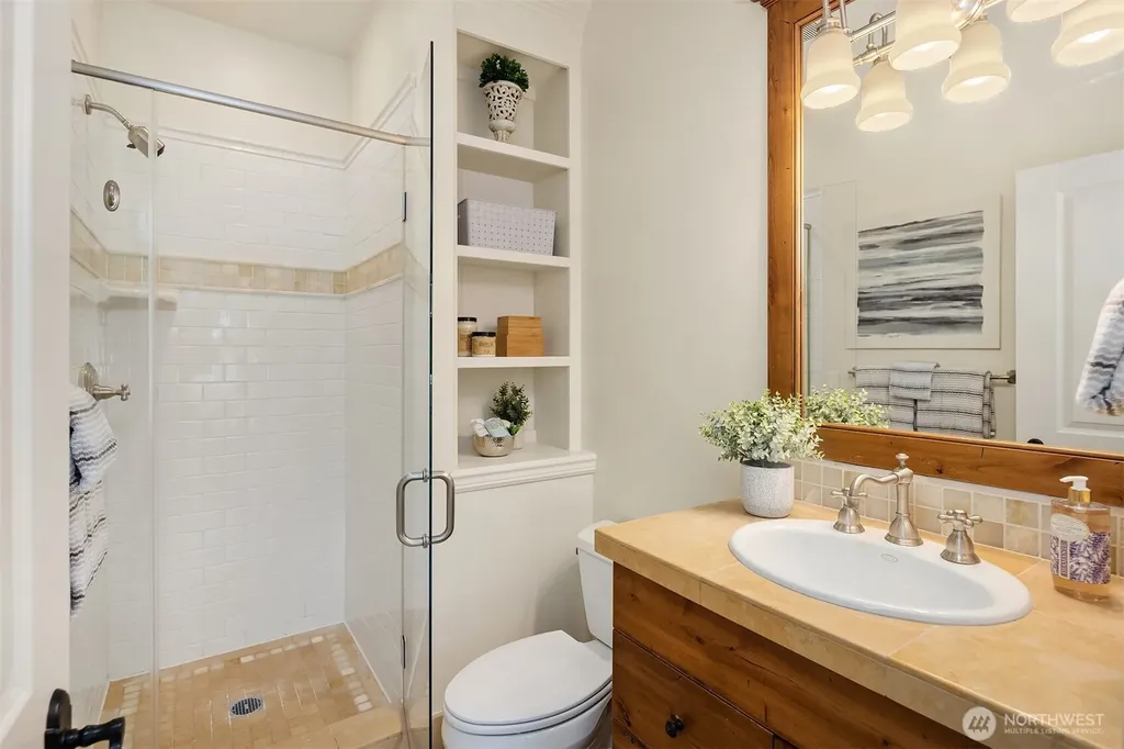 2212 77th Avenue SE Mercer Island WA 98040