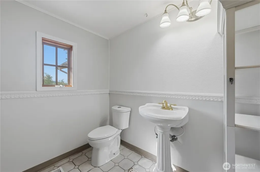 2539 Mackenzie Road Bellingham WA 98226