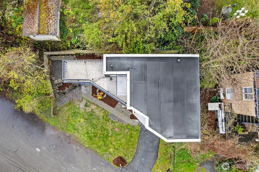 4047 25th Avenue W Seattle WA 98199