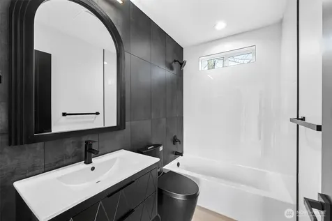 4047 25th Avenue W Seattle WA 98199