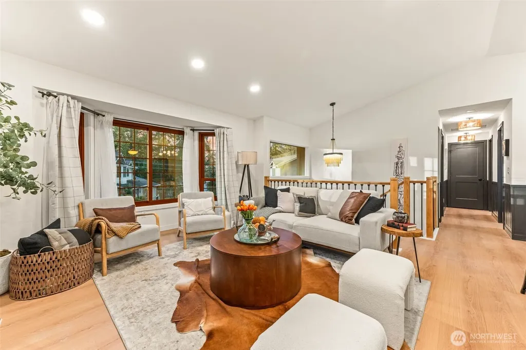 15817 SE Newport (private Drive) Way Bellevue WA 98006