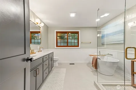 15817 SE Newport (private Drive) Way Bellevue WA 98006