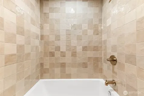 15817 SE Newport (private Drive) Way Bellevue WA 98006