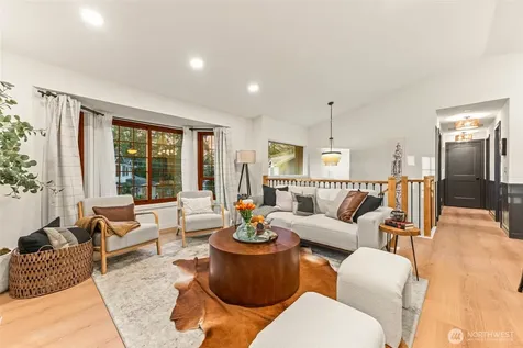 15817 SE Newport (private Drive) Way Bellevue WA 98006