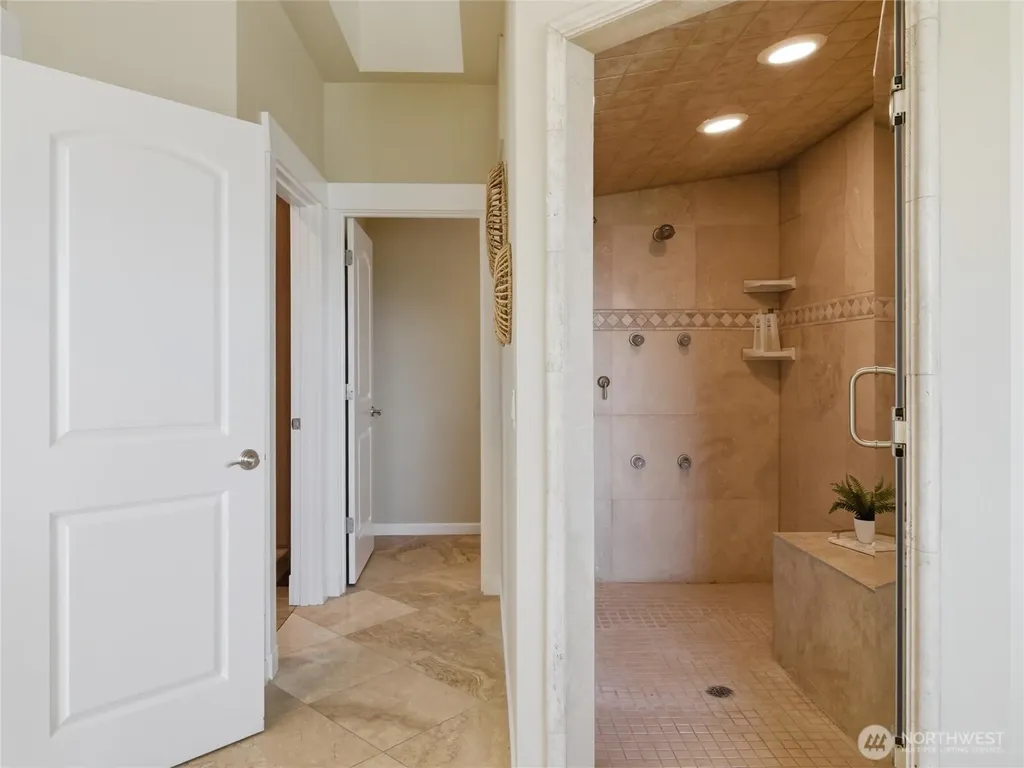 2510 Cascade Drive E Roy WA 98580