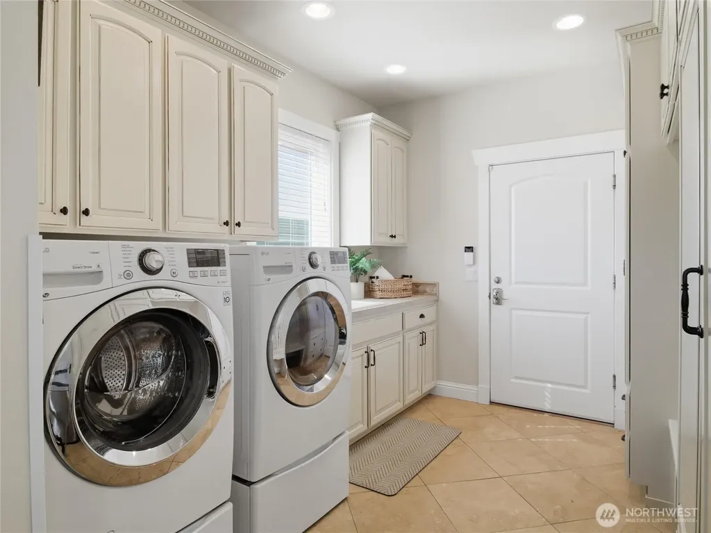 2510 Cascade Drive E Roy WA 98580