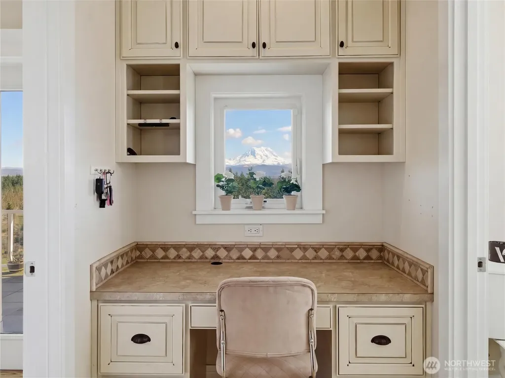 2510 Cascade Drive E Roy WA 98580