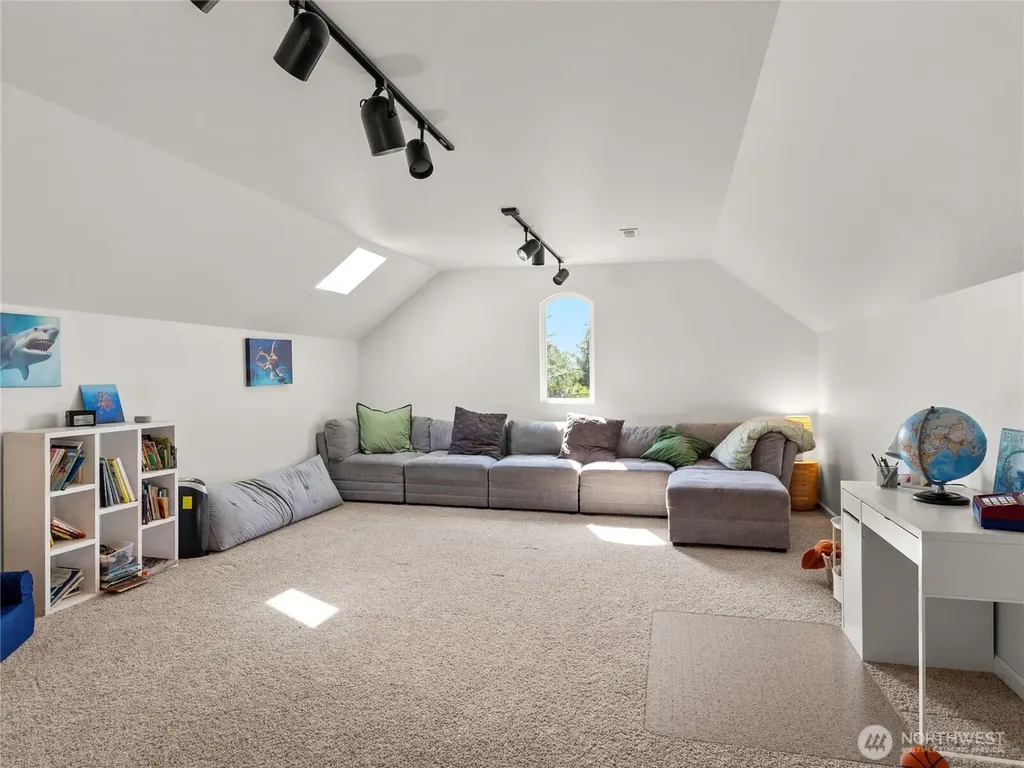 2510 Cascade Drive E Roy WA 98580