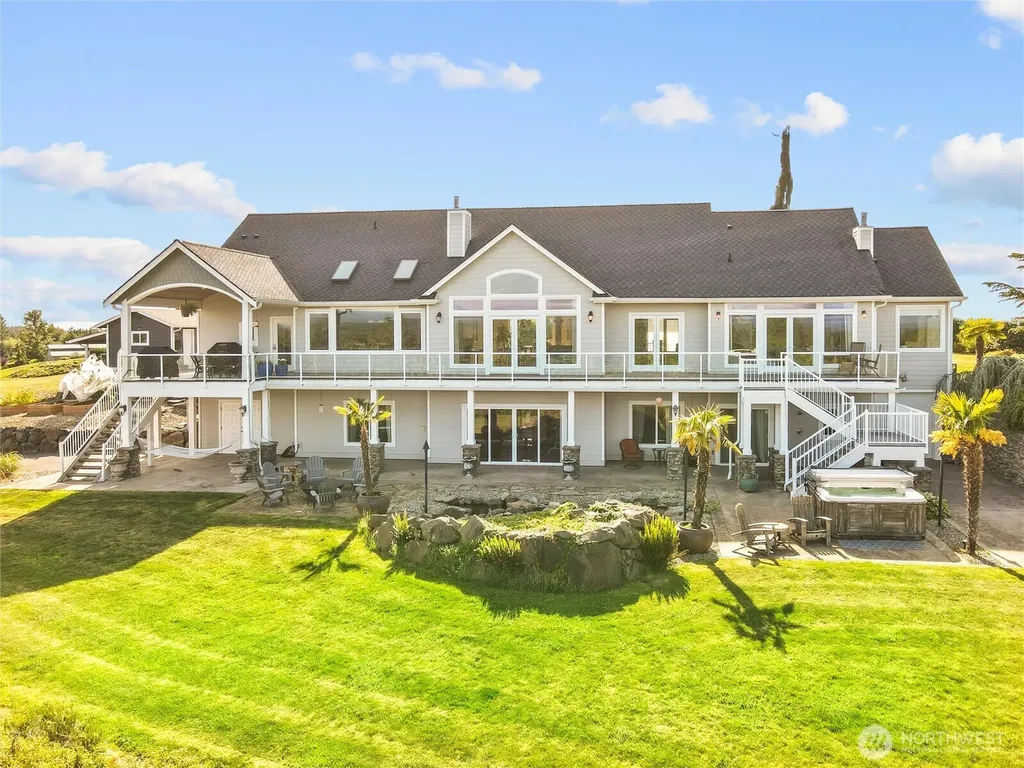 2510 Cascade Drive E Roy WA 98580