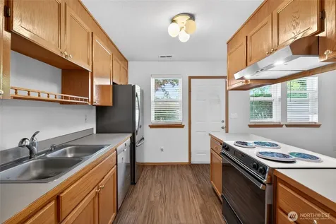 10907 62nd Street E Puyallup WA 98372