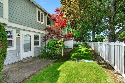 10907 62nd Street E Puyallup WA 98372