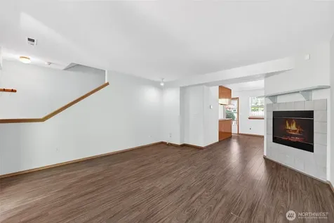 10907 62nd Street E Puyallup WA 98372