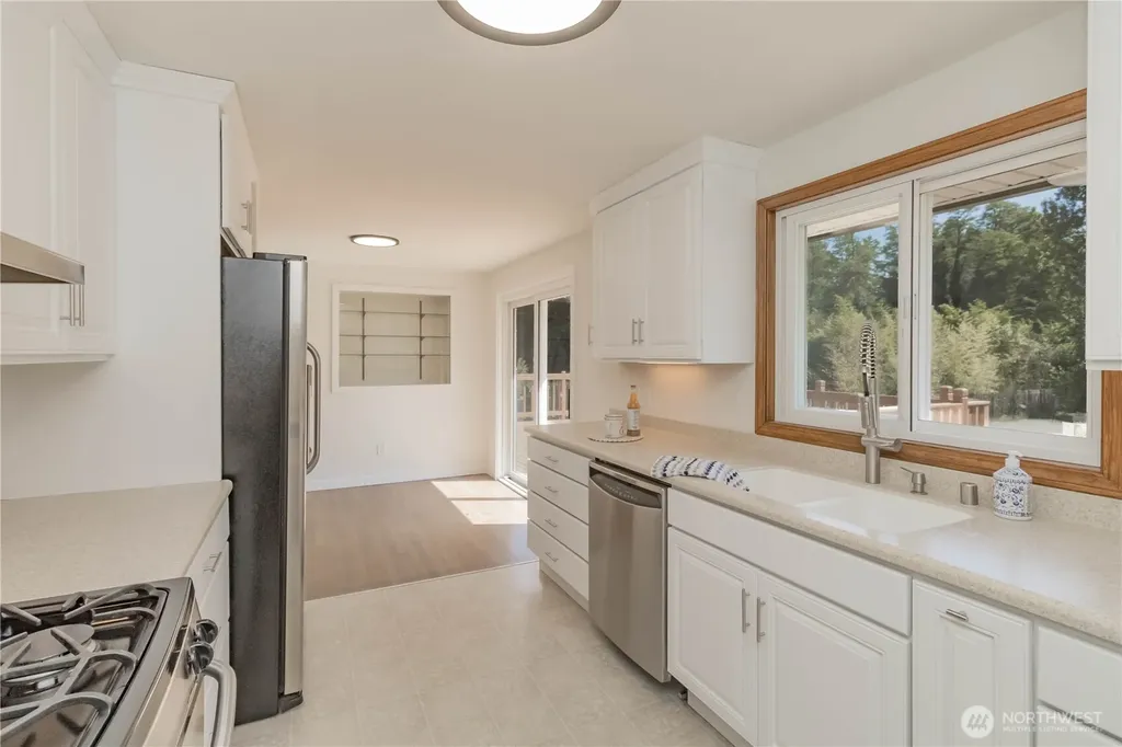 11834 8th Avenue S Seattle WA 98168