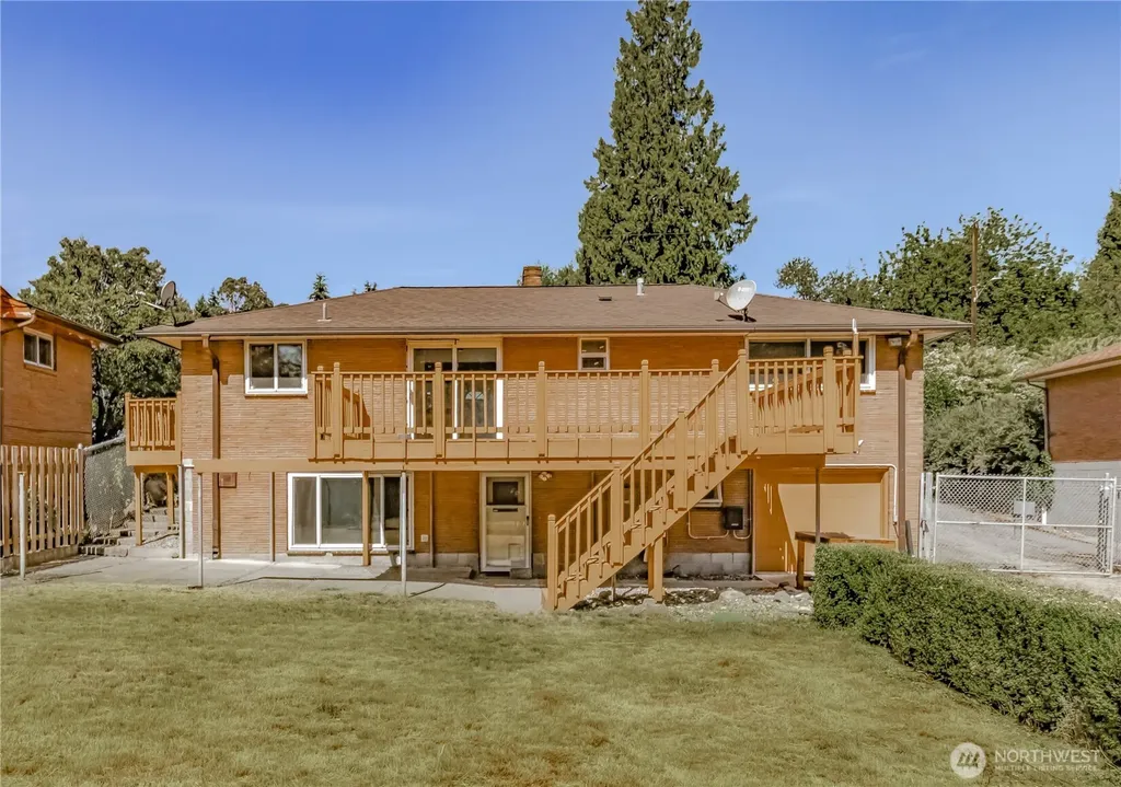 11834 8th Avenue S Seattle WA 98168