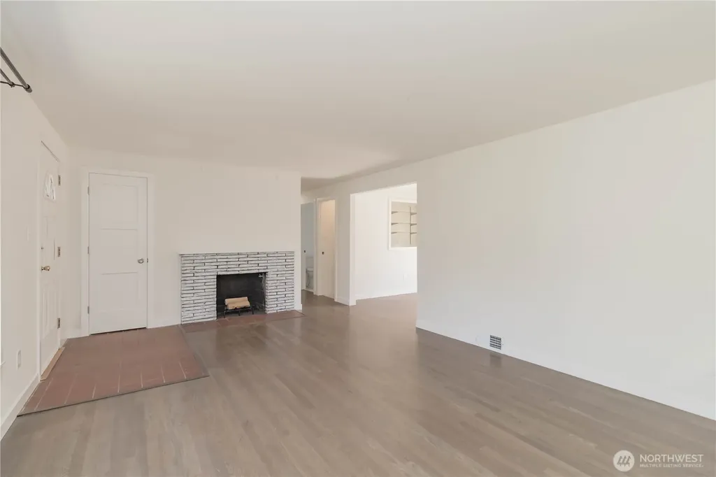 11834 8th Avenue S Seattle WA 98168