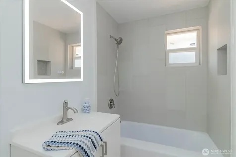 11834 8th Avenue S Seattle WA 98168