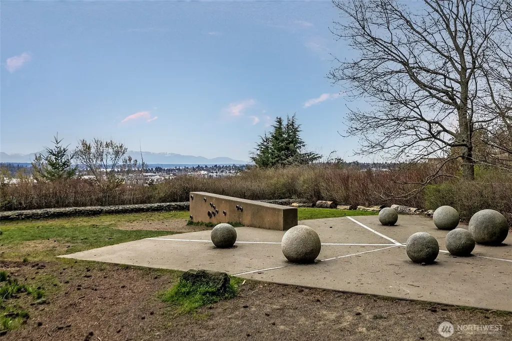 135 N 46th Street Seattle WA 98103