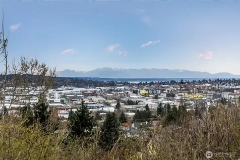 135 N 46th Street Seattle WA 98103