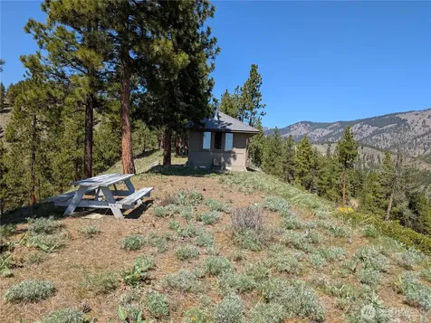 1021 Chicken Farm Lane Cashmere WA 98815