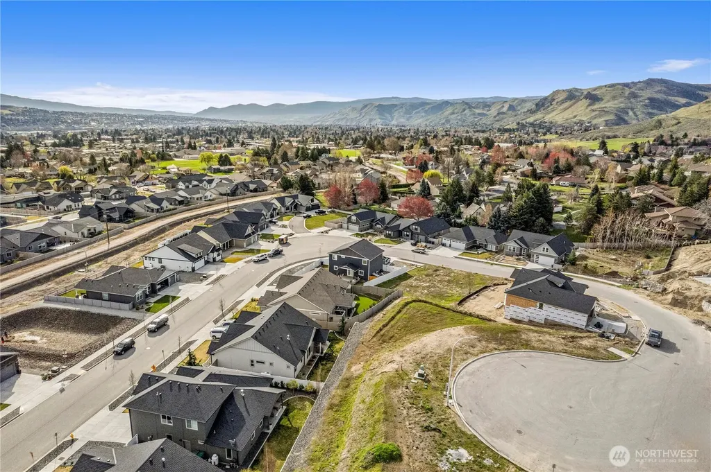 978 Spring Mountain Drive Wenatchee WA 98801