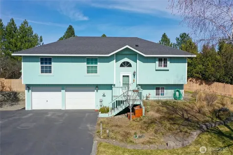 16 River Overlook Street Omak WA 98841