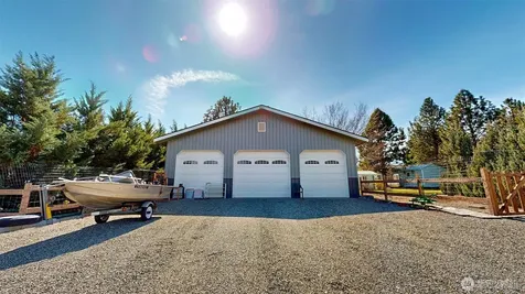 16 River Overlook Street Omak WA 98841