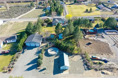 16 River Overlook Street Omak WA 98841