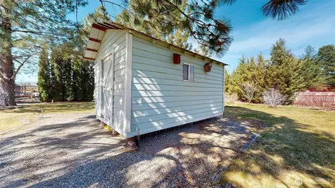 16 River Overlook Street Omak WA 98841