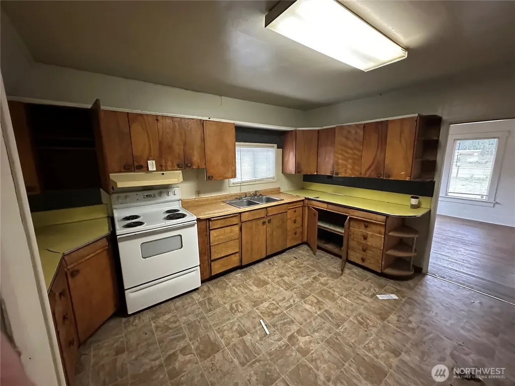 1406 Harrison Avenue Centralia WA 98531
