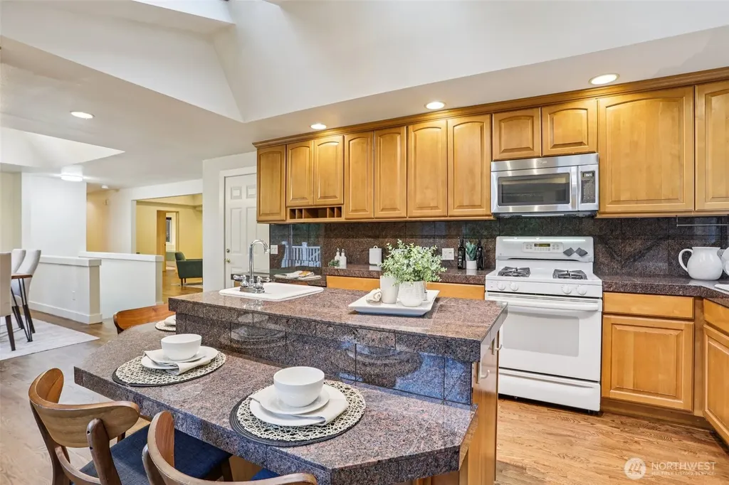 5733 155th Avenue NE Redmond WA 98052