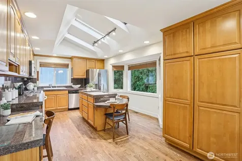 5733 155th Avenue NE Redmond WA 98052