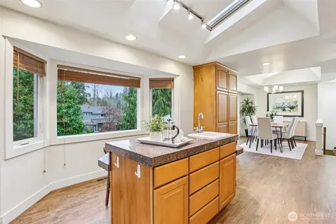 5733 155th Avenue NE Redmond WA 98052