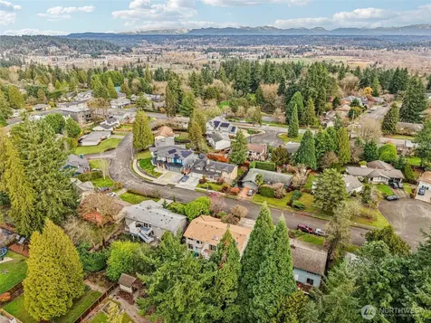 5733 155th Avenue NE Redmond WA 98052